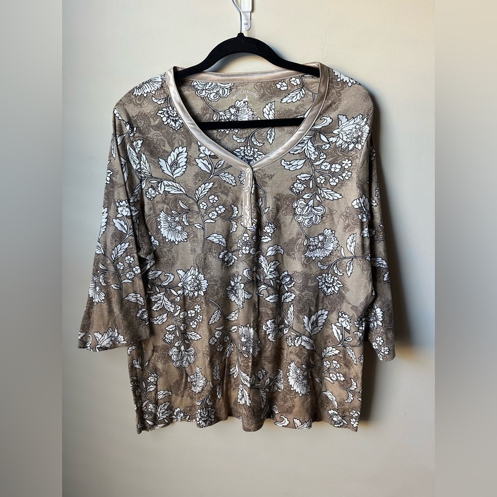 White Stag Women's Blouse Tan White Floral Print Top Size 1x 16W 100% Cotton
